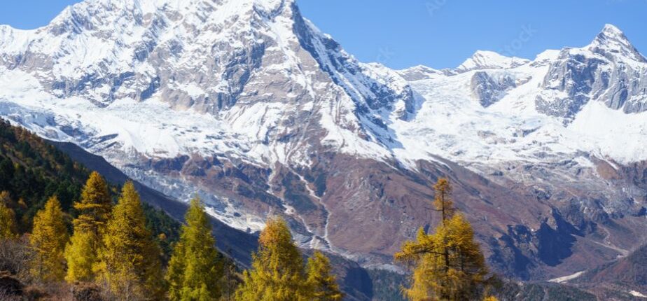 Mountain in Manaslu Trek