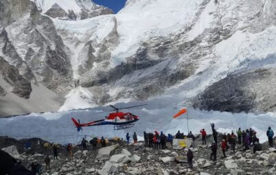 Helicopter in Everest