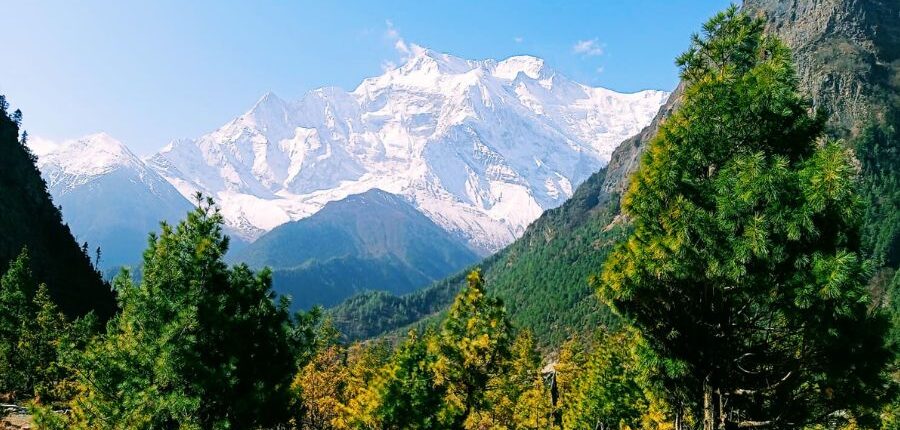 autumn trekking nepal